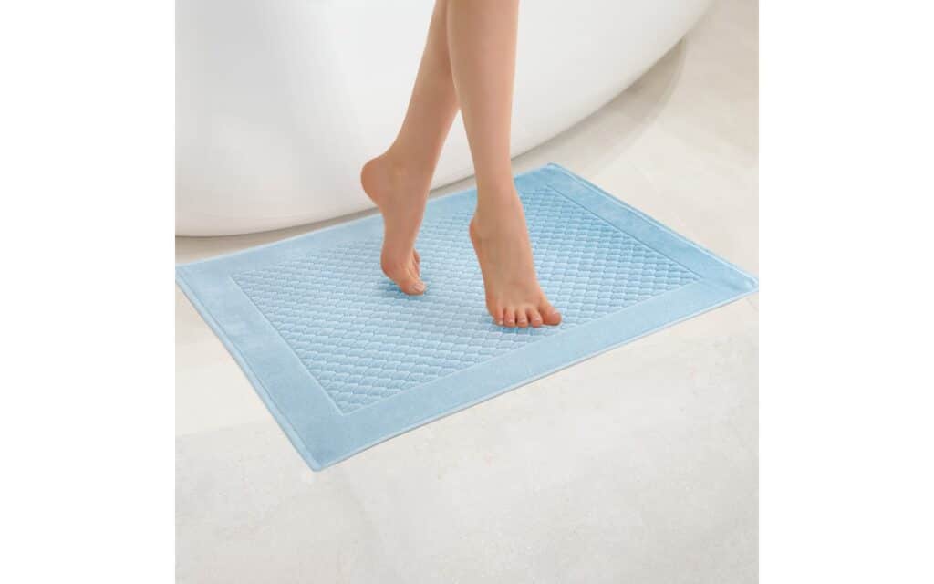 dywanik-lazienkowy-carlo-swietlik (1)